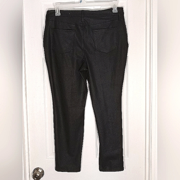 vegan leather ankle pants Chico's  textured - Picture 4 of 7